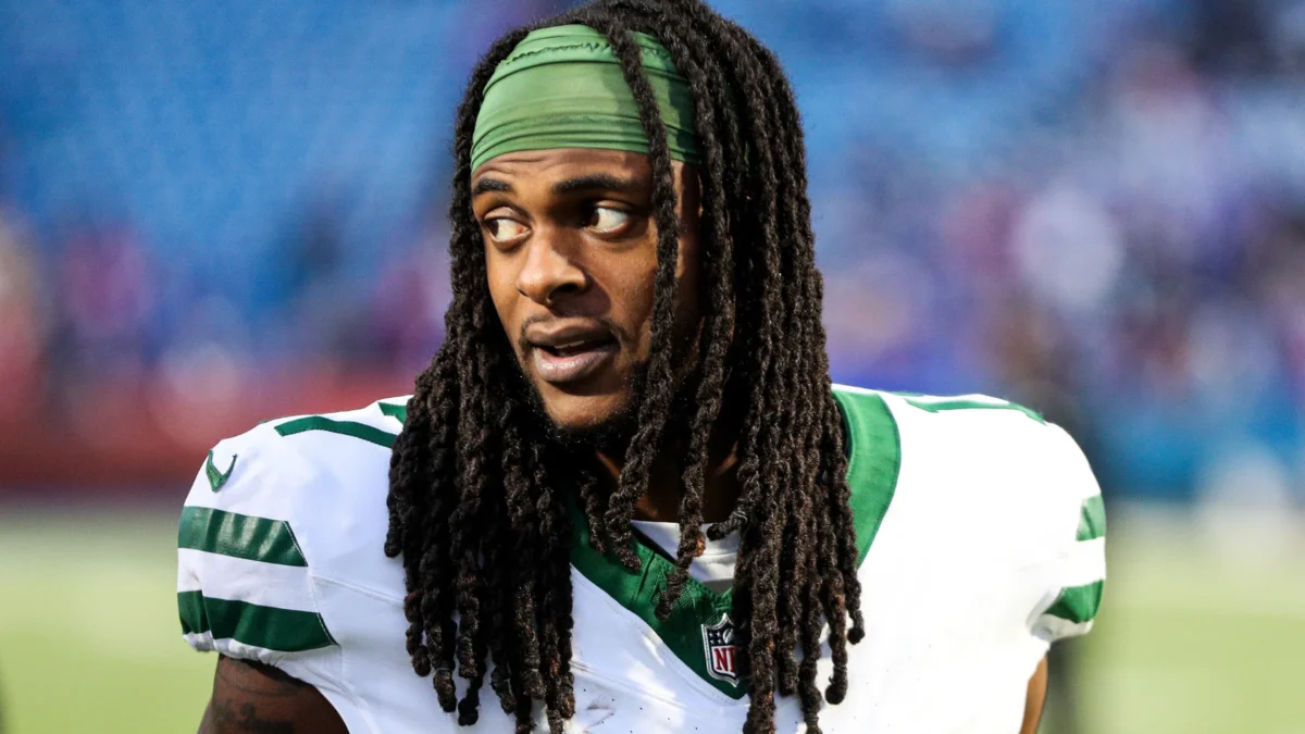 Davante Adams Takes a Swipe at the Bears.