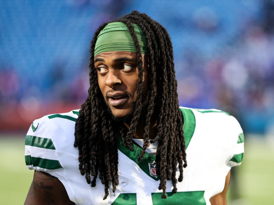 Davante Adams Takes a Swipe at the Bears.